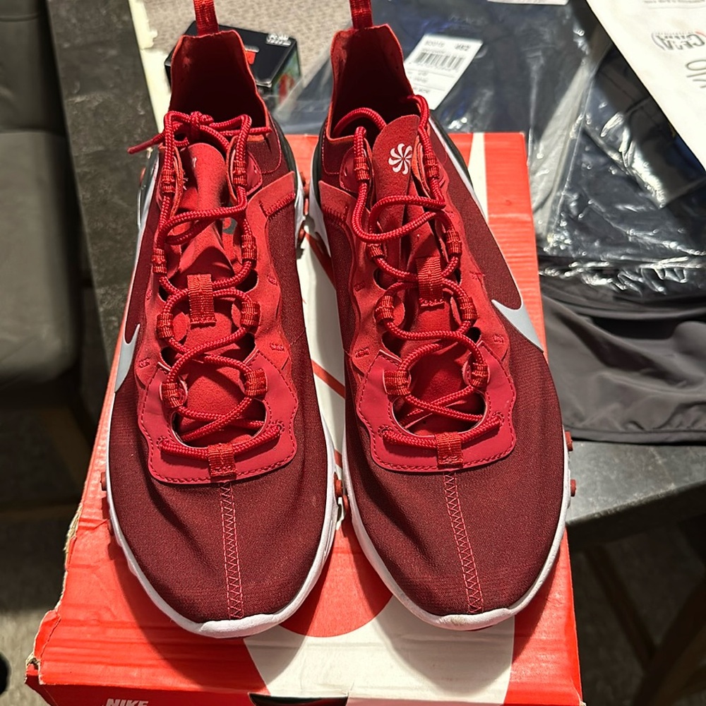 Men sneakers size 11